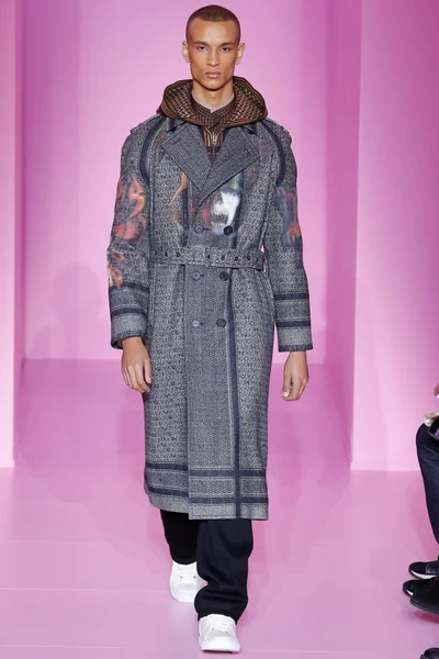 Look 17